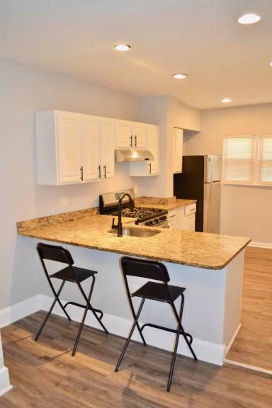 Main picture of 1928 S Croskey St