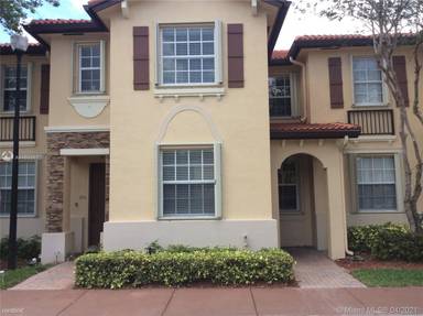 Main picture of 1495 NE 33rd Ave