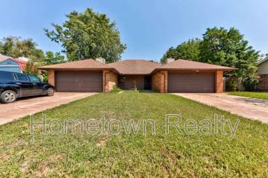 Main picture of 1713 Hillcrest Dr