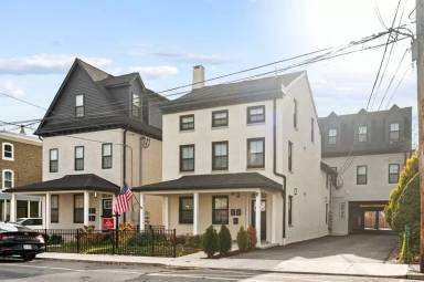 Main picture of 6830 Ridge Ave