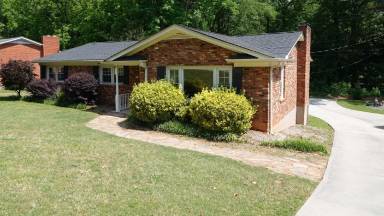 Main picture of 27 Swanson Ct