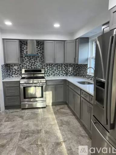 Main picture of 1251 E 68th St