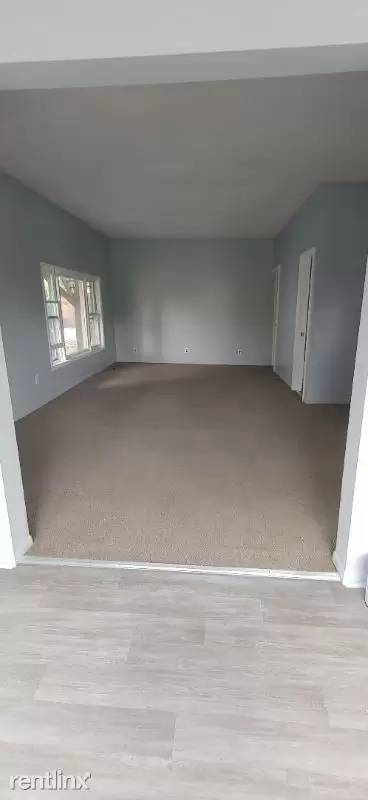 Main picture of 115 W Hickory St