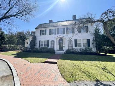 Main picture of 7 Lincoln Ln