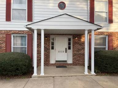 Main picture of 1039 Carriage Dr