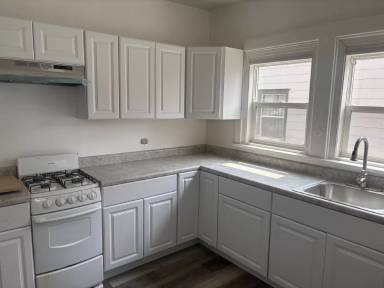 Main picture of 1712 A Ave NE