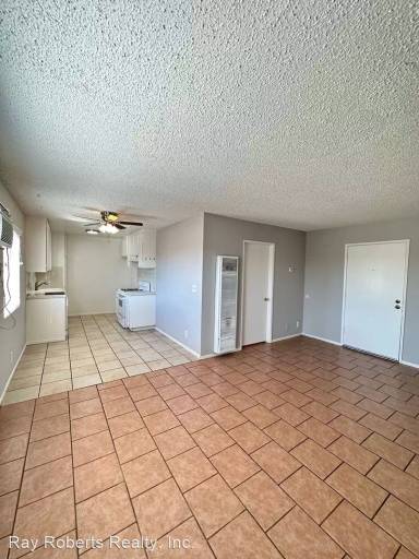 Main picture of 15735 Blaine Ave