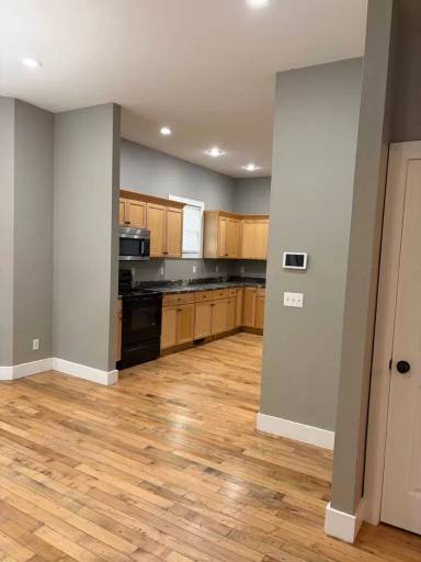 Main picture of 225 S Middle St