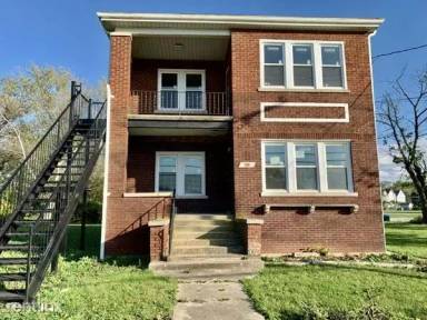 Main picture of 1335 Center Ave