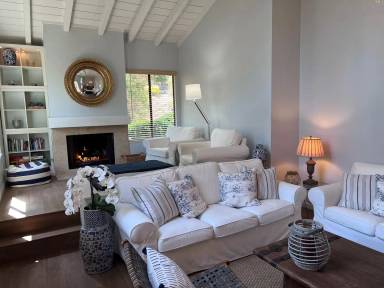 Main picture of 601 Acorn Ct