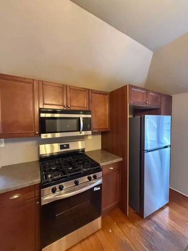 Main picture of 409 Grand St