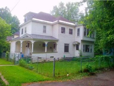 Main picture of 7 Champlain Pl