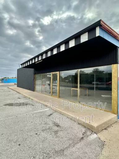 Main picture of 2403 W Avenue N