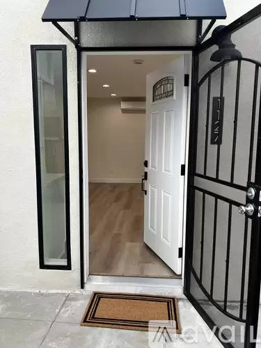 Main picture of 1125 W 81st St