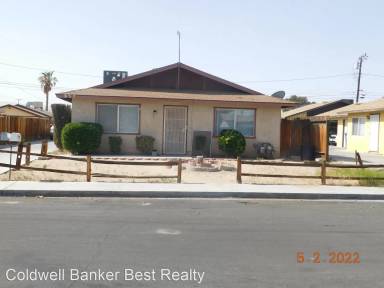 Main picture of 833 Commercial Ave