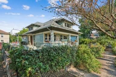 Main picture of 4317 N Gantenbein Ave