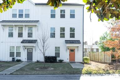 Main picture of 112 Lecompte Ave