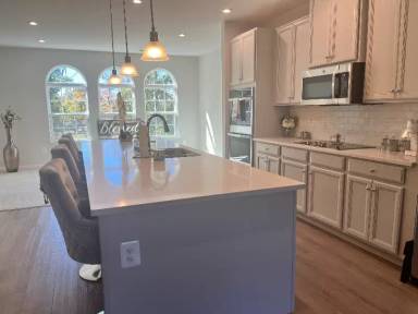 Main picture of 7977 Independence Dr