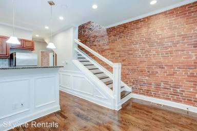 Main picture of 1540 W Oakdale St