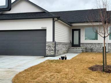 Main picture of 15660 E 21st Ct N