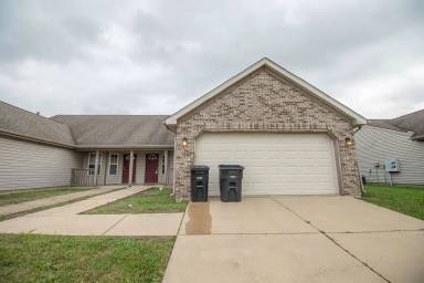Main picture of 2031B Bridgewater Cir
