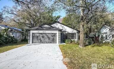 Main picture of 8428 N Packwood Ave