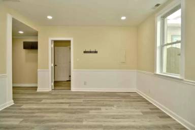 Main picture of 340 S 12th St