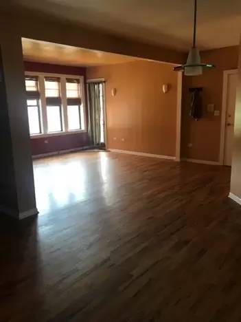 Main picture of 5732 S King Dr