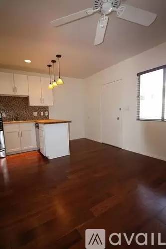 Main picture of 1066 Turquoise St