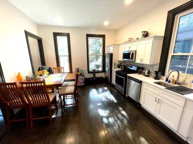 Main picture of 79 Lloyd Ave