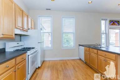 Main picture of 3417 N Janssen Ave