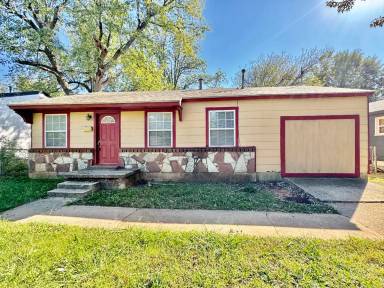 Main picture of 4220 SE 25th St