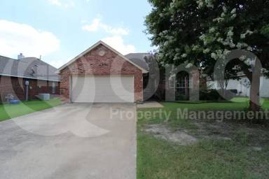 Main picture of 276 Beech Dr