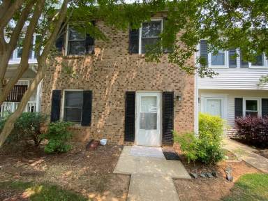 Main picture of 9 Providence Ct