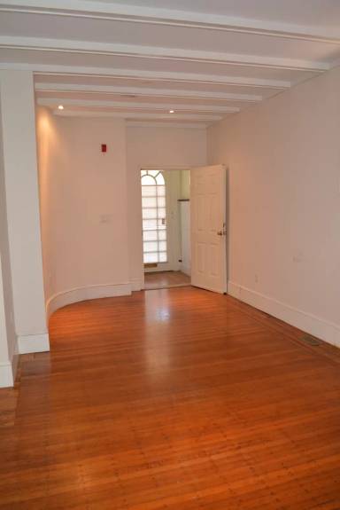Main picture of 5021 Pine St
