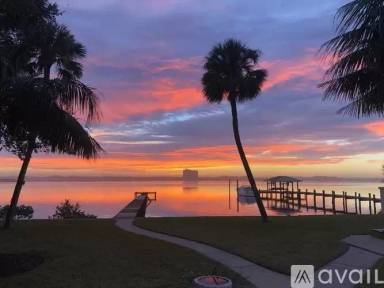 Main picture of 3064 S Peninsula Dr