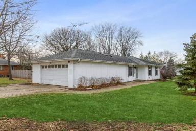 Main picture of 2415 Plum Tree Rd