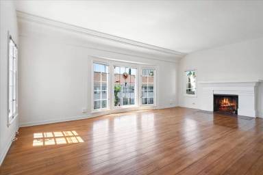 Main picture of 810 Alandele Ave