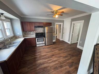 Main picture of 2921 Northwood Ave