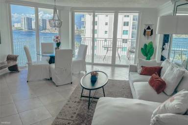 Main picture of Le Montcalm Condo Unit