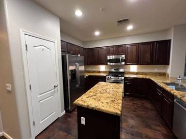 Main picture of 3364 E Ravenswood Dr