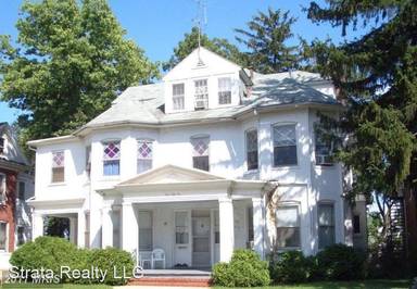 Main picture of 456 Summit Ave