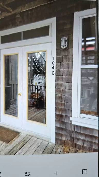 Main picture of 104B Sir Walter Raleigh St