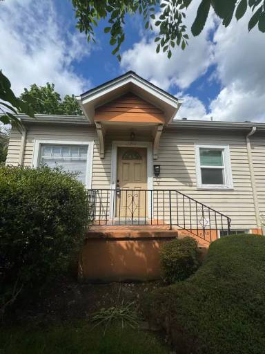 Main picture of 3841 SE Kelly St