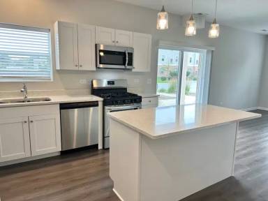 Main picture of 855 E Main St