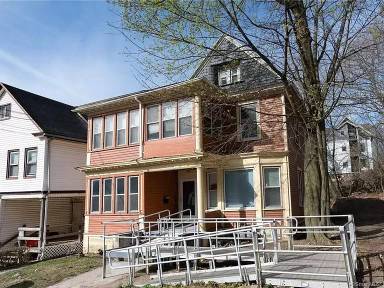 Main picture of 339 Willow St