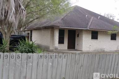 Main picture of 1905 W Monroe St