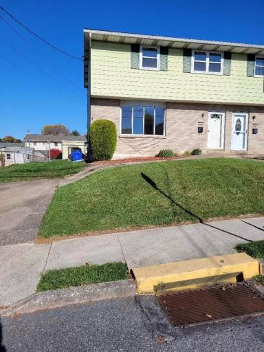 Main picture of 107 W 26th St