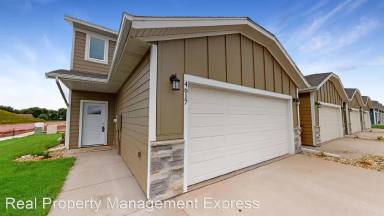Main picture of 4611 E Leubecher Pl