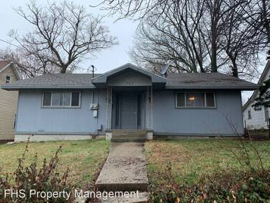 Main picture of 727 N Rogers Ave